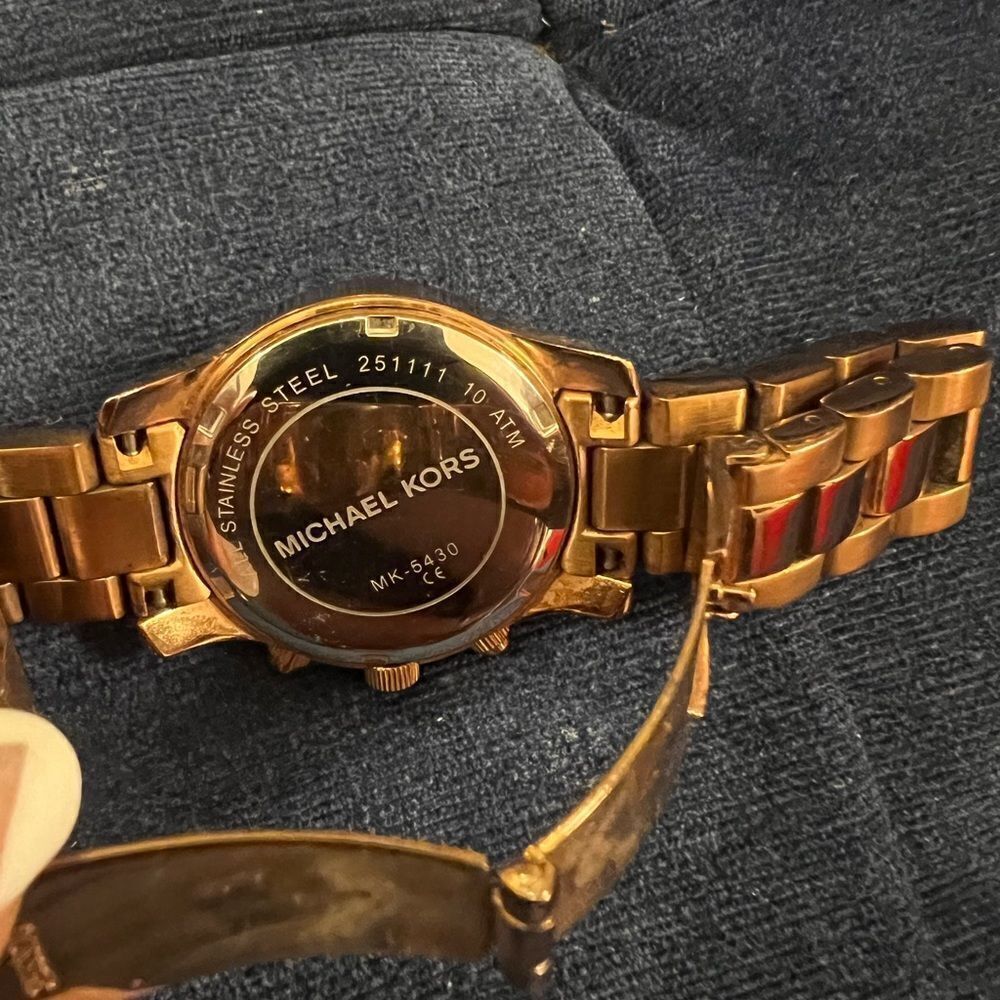 MICHAEL KORS ROSE-GOLD TONE WATCH!! - Picture 4 of 5